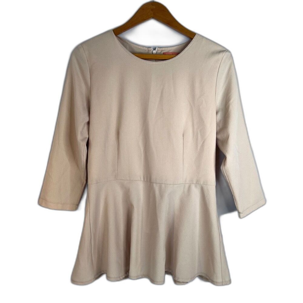 Riva Nice Price Peplum‎ Back Zip Cream Color Dressy Blouse Size Small Neutral